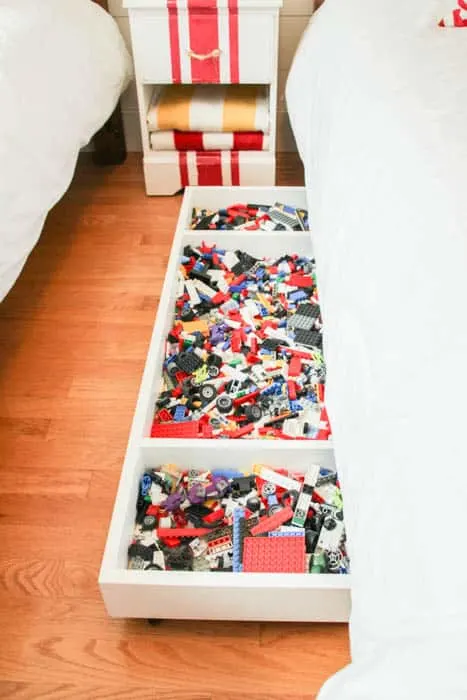 10 LEGO tárolási ötlet, amikre bárcsak előbb rátaláltál volna 9 how tlego agy alatti tarolo fiok
