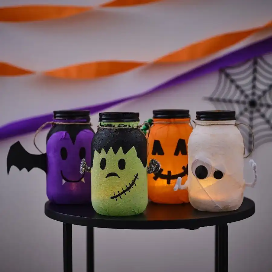 Halloween dekorációs ötletek otthonra és kültérre 21 Halloween dekorációs ötletek otthonra és kültérre DIY befőttesüvegből